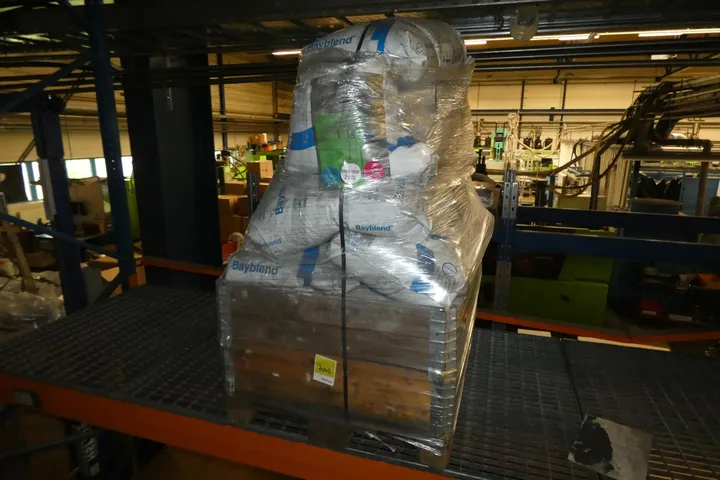 Konvolut Bayblend T65 XF / PC+ABS Umfang: Palette mit Inhalt